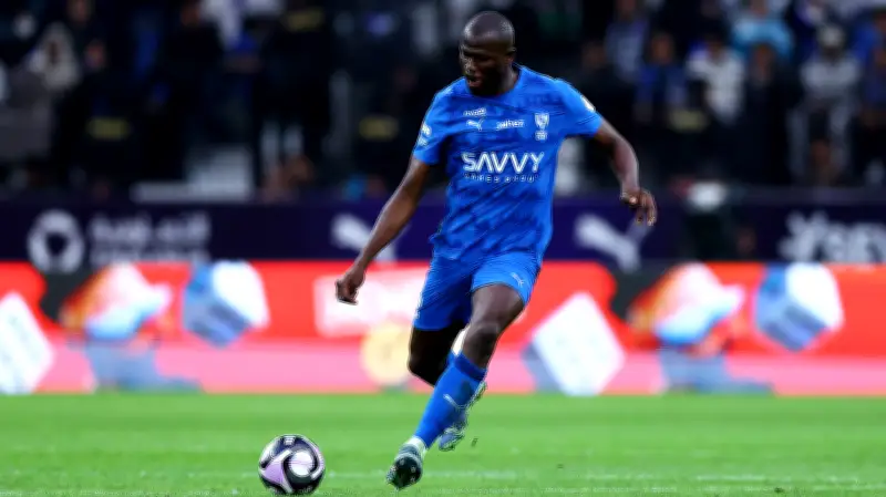 كوليبالي يوجه انتقادات لزملائه في الهلال رغم الفوز على الاتفاق في الدوري السعودي