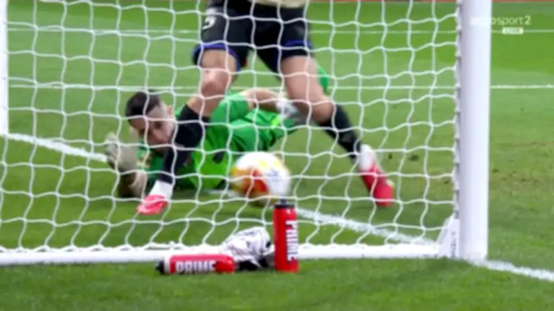 من قمة التألق إلى هاوية الأخطاء.. جوان جارسيا يغرق برشلونة في مأزق تاريخي