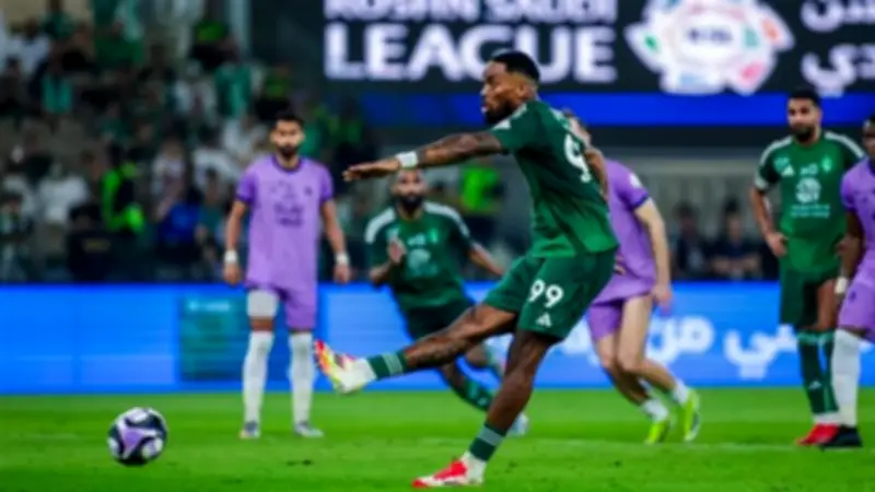 إيفان توني يحقق إنجازًا تاريخيًا مع أهلي جدة في الدوري السعودي