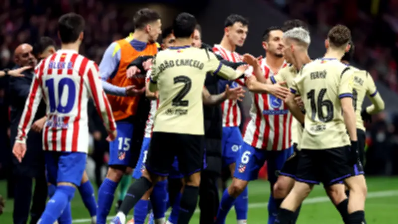 بيتيس يسخر من برشلونة بعد الهزيمة أمام أتلتيكو مدريد في كأس الملك الإسباني