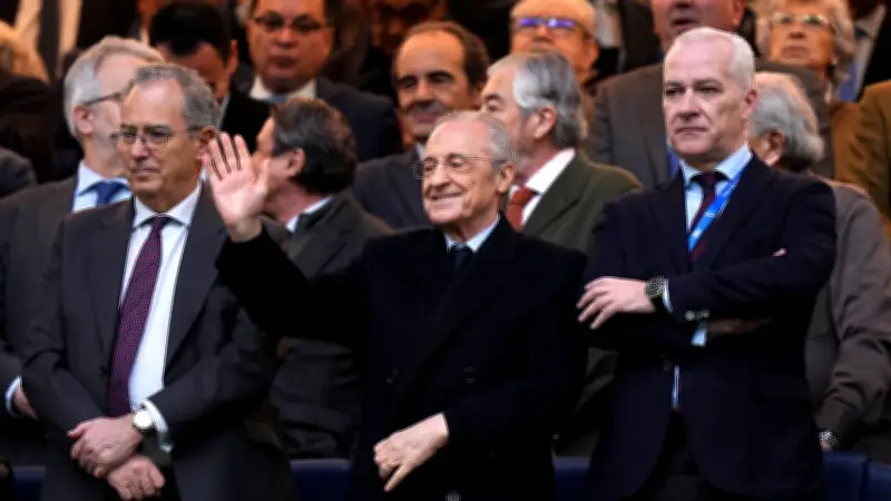 بيريز يرفض صفقة سيلفا.. ريال مدريد يدفن حلم انتقال نجم مانشستر سيتي