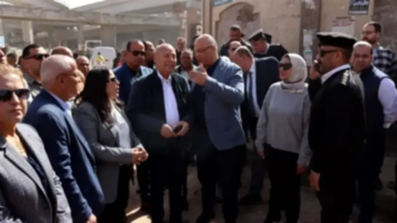 محافظا القليوبية والقاهرة يتابعان الحملة المكبرة لإزالة العشوائيات في منطقة المرج