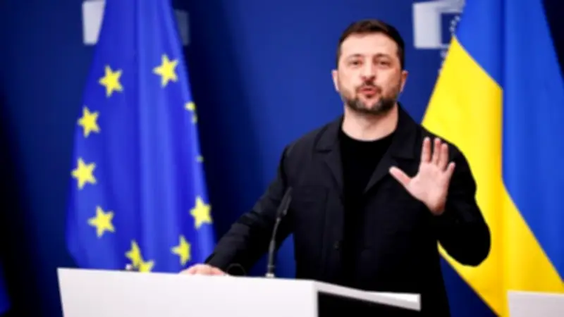 زيلينسكي يحذر من النظام الإيراني ويطالب بوقف فوري لتزويد روسيا بالمسيرات القاتلة