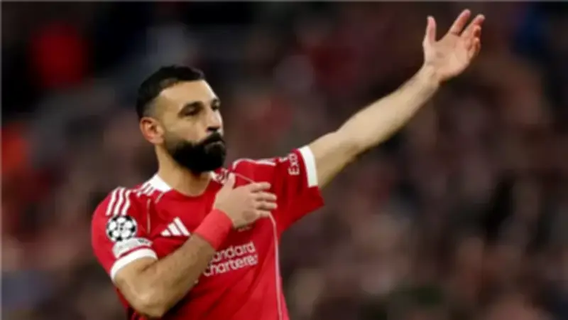 مفاوضات مكثفة لضم محمد صلاح إلى الدوري السعودي.. واتحاد جدة يتصدر السباق