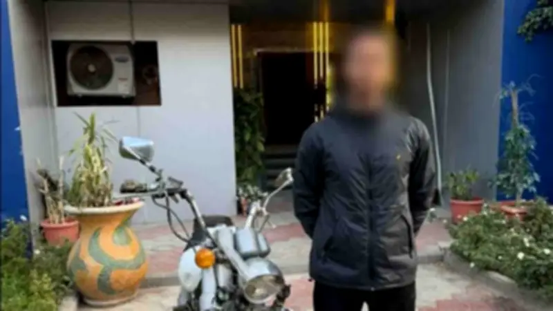 ضبط قائد دراجة نارية اعتدى على سيدة وأحدث تلفيات بسيارتها في عين شمس