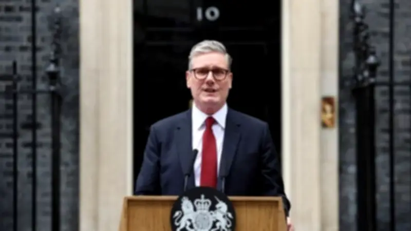 رئيس الوزراء البريطاني كير ستارمر ينفي بشدة تقارير إقالته المرتقبة في مؤتمر ميونيخ