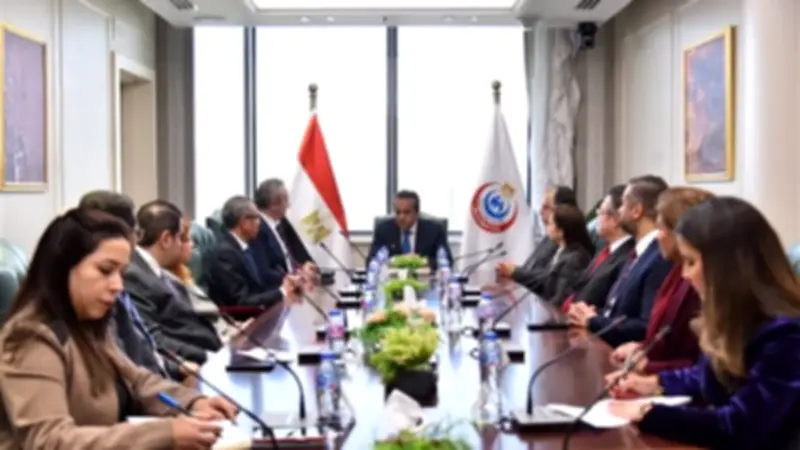 وزير الصحة يكرم فرق القوافل الطبية المصرية لدعم الأشقاء في السودان وجيبوتي والصومال