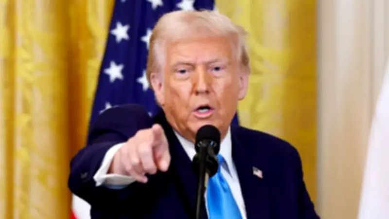 ديمقراطي أمريكي: ترامب يتجاهل القانون الدولي ويدعم نتنياهو سياسياً