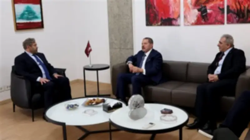 الوفد الفلسطيني يرفض توطين الفلسطينيين في لبنان ويؤكد دعمه لسيادة الدولة