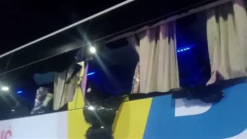 حادث حافلات مشجعي الزمالك بعد مباراة كايزر تشيفز.. إصابات طفيفة واستئناف الرحلة