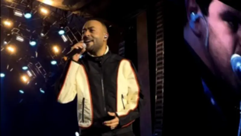 تامر عاشور يخطف قلوب جمهور جدة بأغنية 