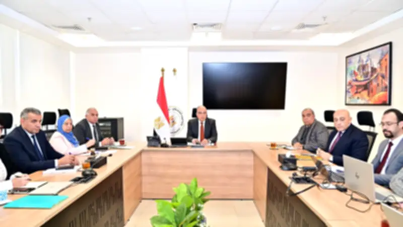 وزير الري يوجه بإعداد رؤية متكاملة لتطوير توزيع المياه في مصر