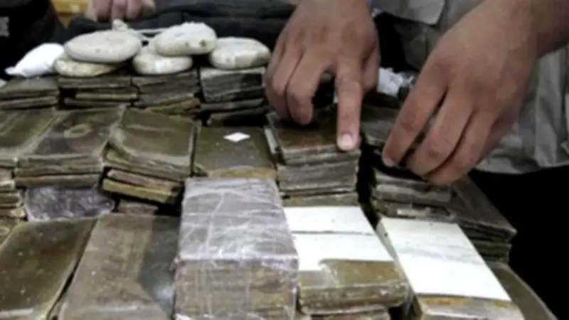 حبس عاطلين بتهمة إدارة مصنع للمواد المخدرة في الإسماعيلية