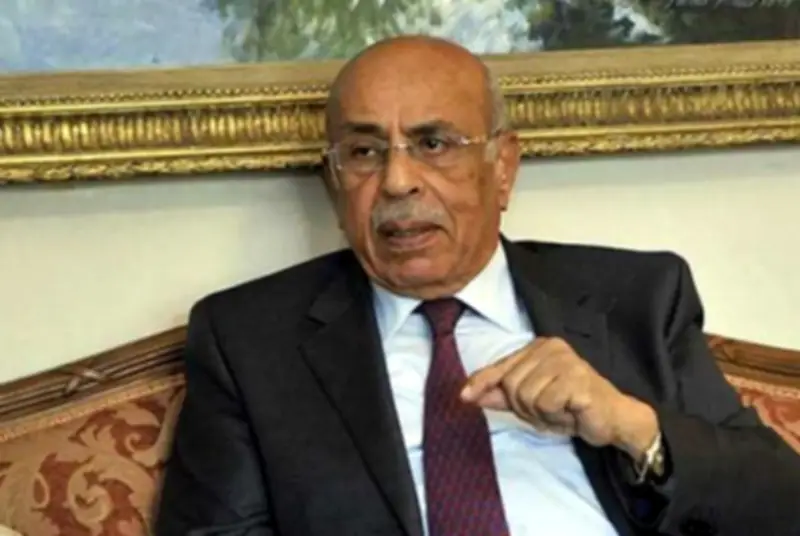 جامعة القاهرة تنعى الدكتور مفيد شهاب رمزاً للعالم الجليل والأكاديمي المميز