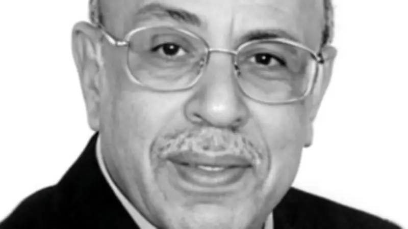 رئيس النيابة الإدارية ينعى الدكتور مفيد شهاب: قامة قانونية رفيعة رحلت بعد مسيرة حافلة