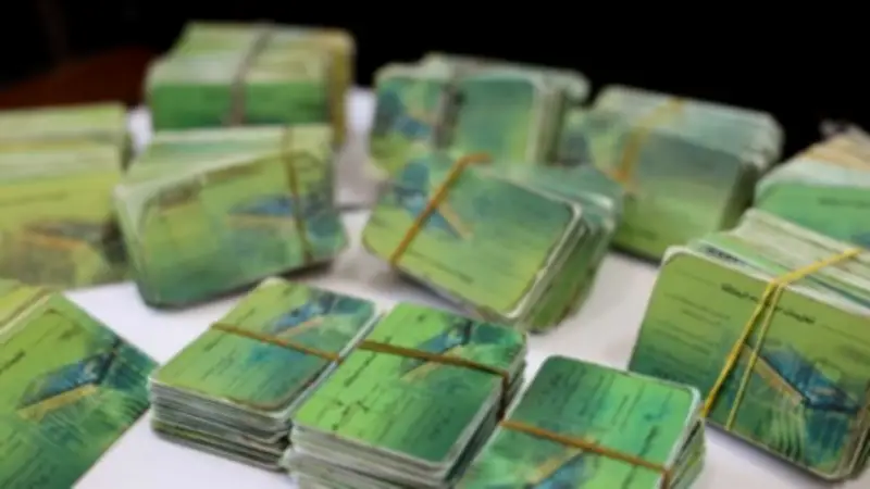 محافظ قنا يوجه بإعادة تفعيل البطاقات التموينية بعد إزالة مخالفات البناء