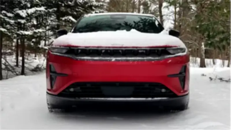 دليل شامل للحفاظ على أداء السيارات الكهربائية في فصل الشتاء البارد