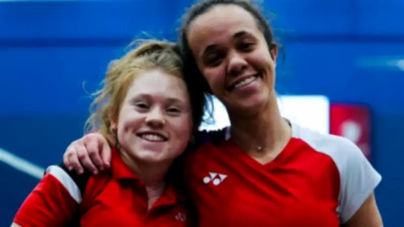 وزير الشباب يهنئ ياسمينا عيسى بفضية بطولة العالم للريشة الطائرة البارالمبية