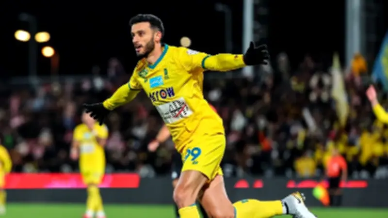 السومة: الحمدان أفضل مهاجم في جيله والهلال ظلمه بقرار رحيله عن الشباب