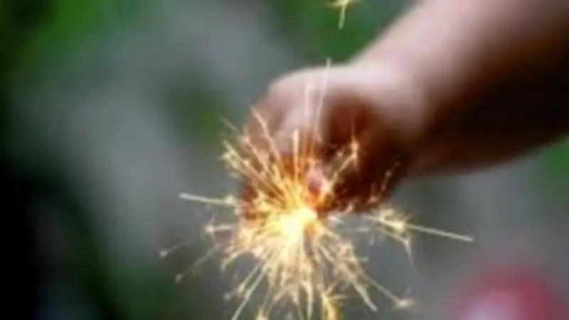 تحذير عاجل من وزارة التنمية المحلية بشأن مخاطر الألعاب النارية على الأطفال والمواطنين