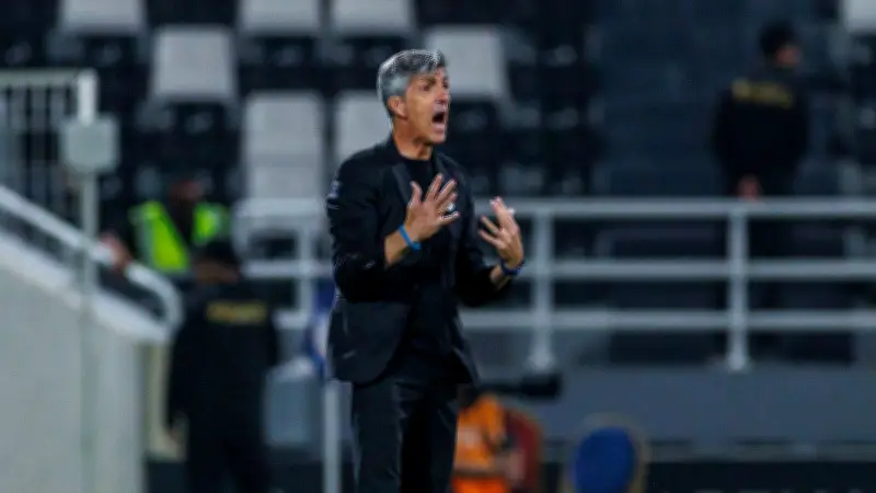 أزمة الشباب تتصاعد بعد خماسية الأهلي.. وألجواسيل يطالب بكامل مستحقاته