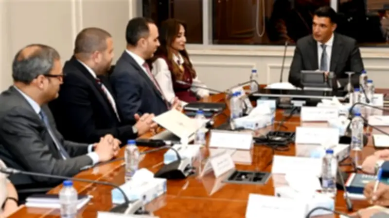 وزير الصناعة يؤكد حرص الدولة على توطين صناعة السيارات لتعزيز الاقتصاد المحلي