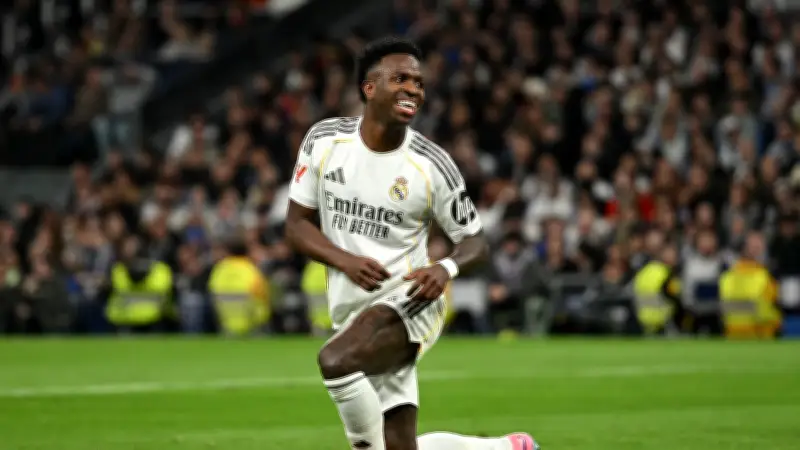 فينيسيوس جونيور يقلد جورجينيو في ركلات الجزاء: هل هذه التقنية قانونية في كرة القدم؟