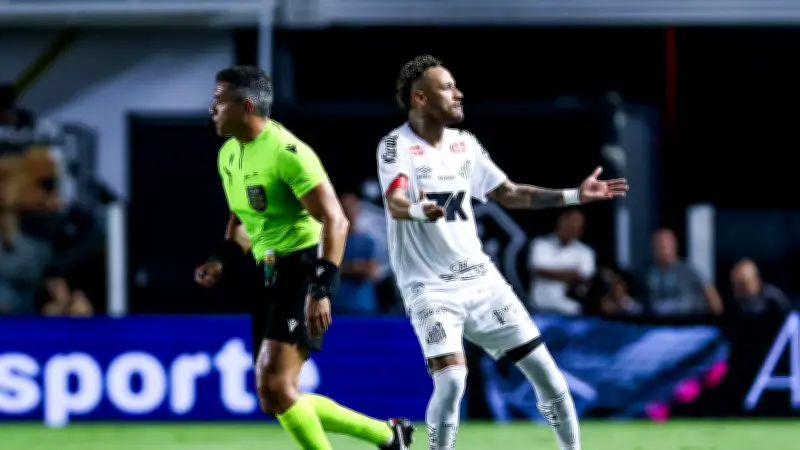 نيمار يعود للملاعب ويصنع هدفًا في فوز سانتوس العريض على فيلو كلوب