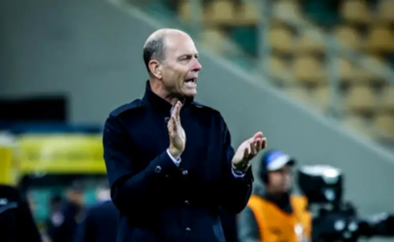 مفاجأة صادمة: تورو يحمل جهاز الكرة بالأهلي مسؤولية الأزمة الهجومية للفريق