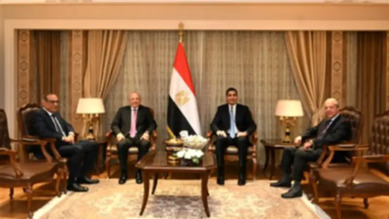 وزير الشباب والرياضة يستقبل رئيس اتحاد الكرة لمناقشة تطوير اللعبة في مصر