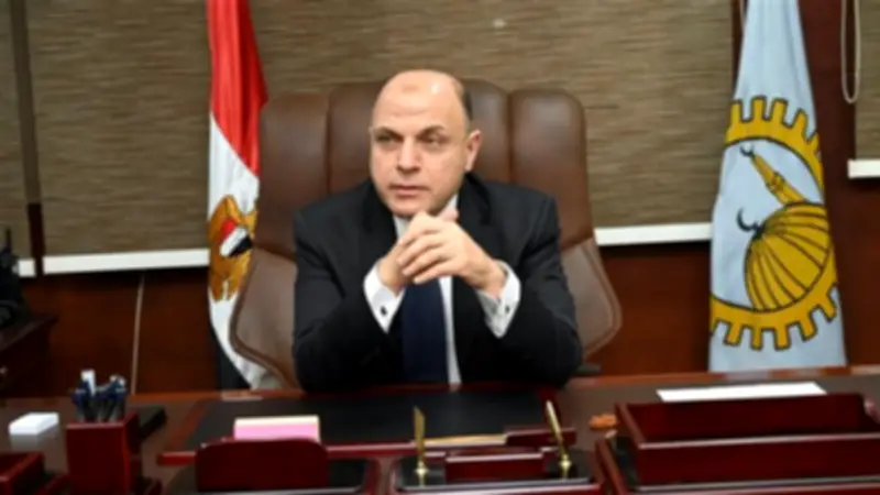 محافظ الغربية يؤكد على العمل الجماعي لحل مشكلات المواطنين في الشارع