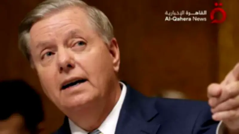 سيناتور أمريكي: الوضع الأفضل للمنطقة هو استبدال المرشد الإيراني