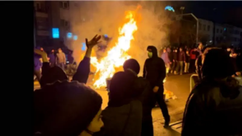 إيران توقف الملاحقة الأمنية لمئات المعتقلين في الاحتجاجات الأخيرة