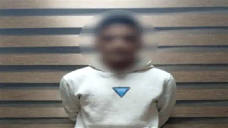 ضبط عنصر جنائي لسرقته هاتف محمول وبطاقة دفع إلكترونية في الجيزة