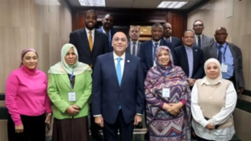 باسل رحمي يؤكد تعزيز التعاون العربي في مجال المشروعات الصغيرة خلال استقبال وفد سوداني