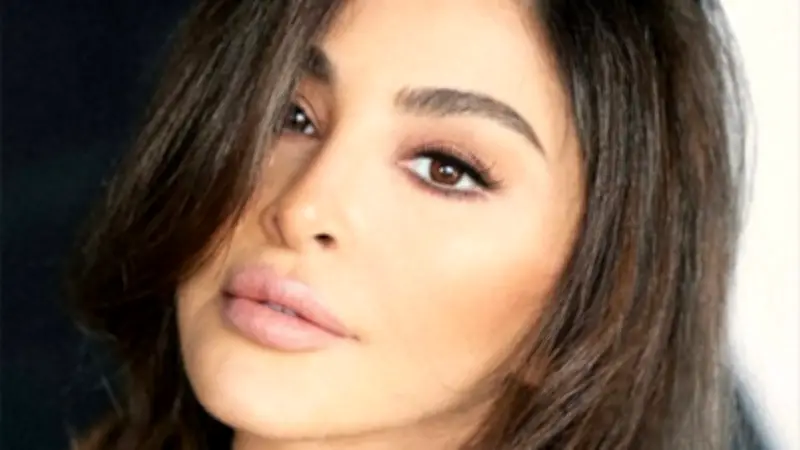 إليسا تكشف سر غنائها تتر 