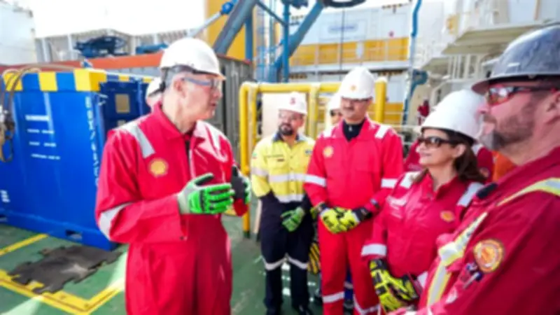 وزير البترول يتفقد حفر أول بئر غاز بحقل غرب مينا ضمن استثمارات شل الكبرى