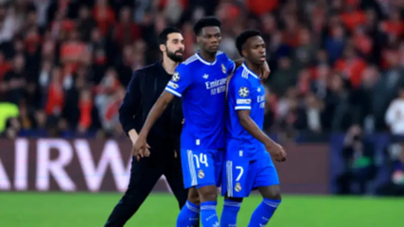 تشواميني يكشف عبارة عنصرية ضد فينيسيوس جونيور في مباراة بنفيكا وريال مدريد