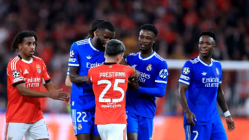 صورة هاتف بريستياني تفضح تناقضه بعد اتهام فينيسيوس جونيور بالعنصرية