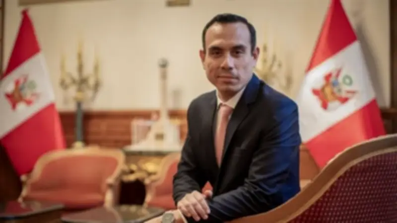 برلمان بيرو يعزل الرئيس خوسيه خيري في ثالث عزلة متتالية للرؤساء