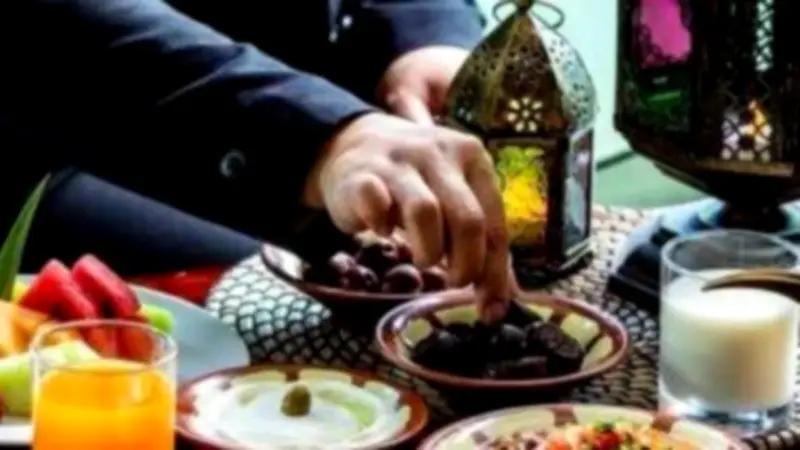 دراسة جديدة: الاستحمام في الظلام يعزز النوم السريع ونصائح طبية لمرضى السكري في رمضان