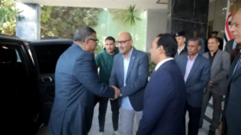 محافظ قنا الجديد يعلن عن فتح مكتبه للجميع ويؤكد على أولوية التواصل المباشر مع المواطنين