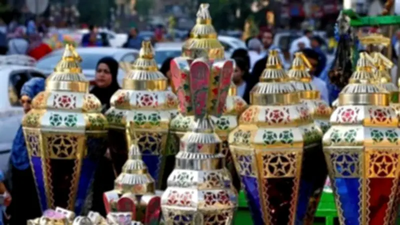 تفسير رؤيا الفانوس في المنام: دلالات النور والظلام وأخبار سعيدة