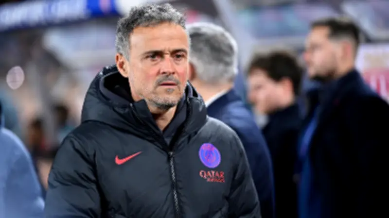 إنريكي يشيد بجماهير باريس سان جيرمان بعد انتصارهم المثير على موناكو في دوري الأبطال