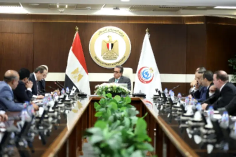 وزير الصحة يتابع استعدادات تشغيل منظومة التأمين الصحي الشامل في محافظة المنيا