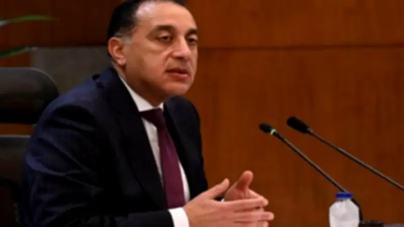 رئيس الوزراء مدبولي يعين السفير صلاح الدين عبد الصادق رئيسًا للجنة شئون اللاجئين