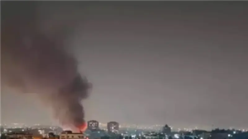 حريق في طهران وتصعيد عسكري أمريكي إيراني وسط مفاوضات نووية متوترة