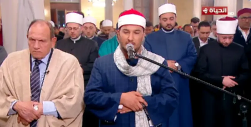 أول صلاة تراويح في رمضان من مسجد الحسين بالقاهرة وسط إقبال كبير