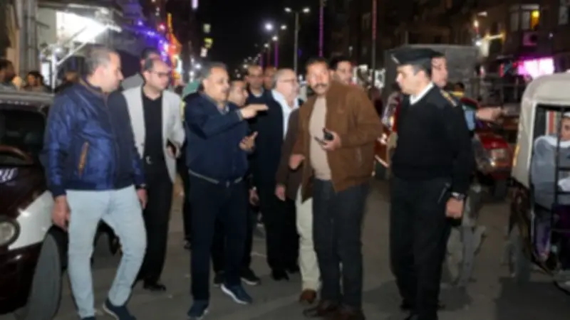 محافظ الشرقية يتفقد شوارع الزقازيق لمتابعة رفع الإشغالات وانتظام الباعة