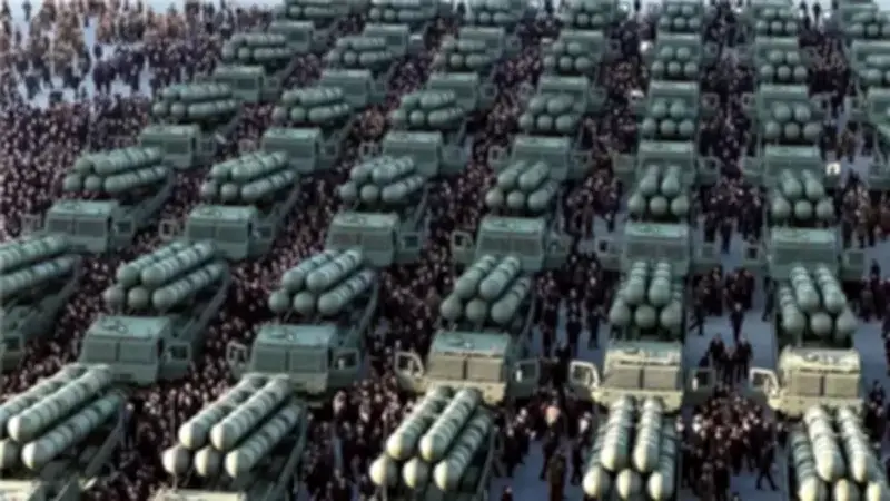 كيم جونج أون يتعهد بكشف خطط عسكرية جديدة لتعزيز قدرات كوريا الشمالية الدفاعية